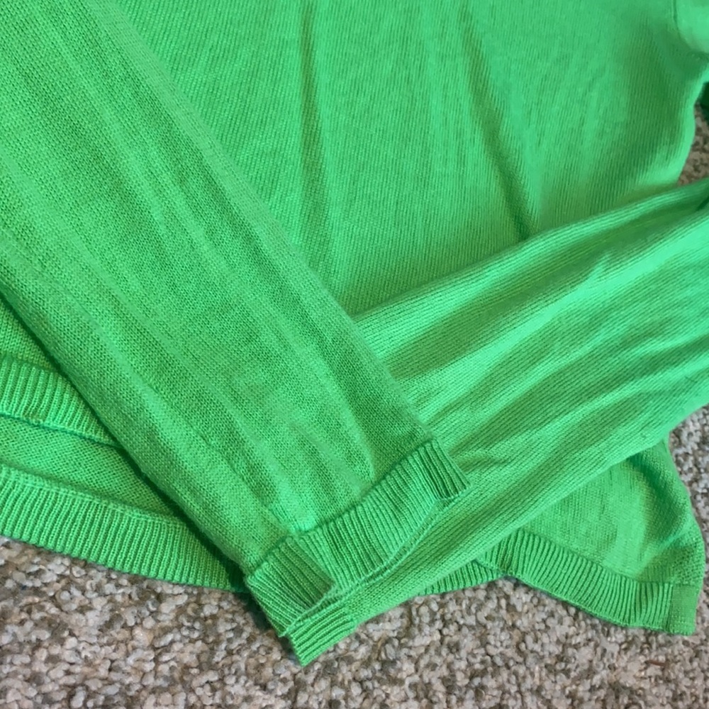 Light weight green merino wool aritzia sweater - Picture 3 of 8